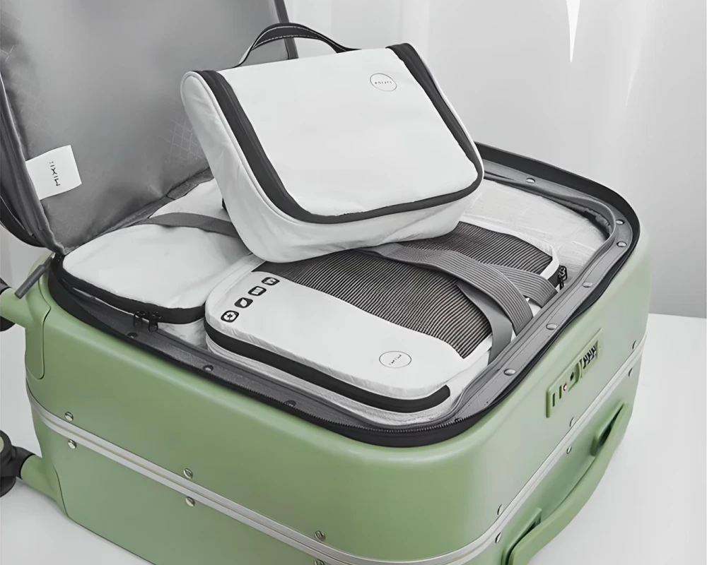 lightweight luggage with wheels