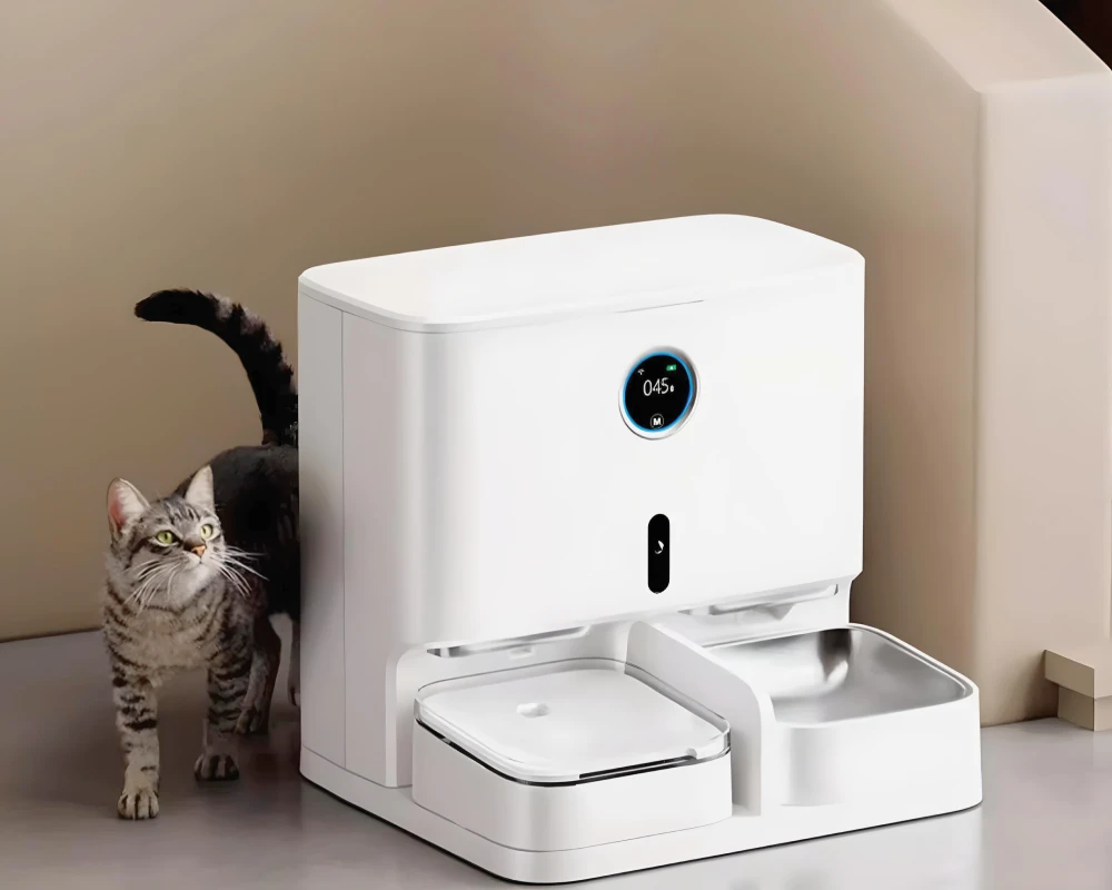 automatic pet feeding station